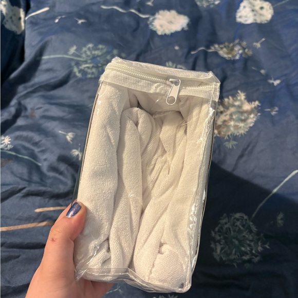 Allerease NIB Twin Waterproof Fitted Mattress Protector - Picture 3 of 5